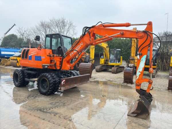 Escavatore Gommato FIAT-HITACHI FH85W
