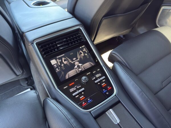 Porsche Panamera 4S diesel - immagine 10