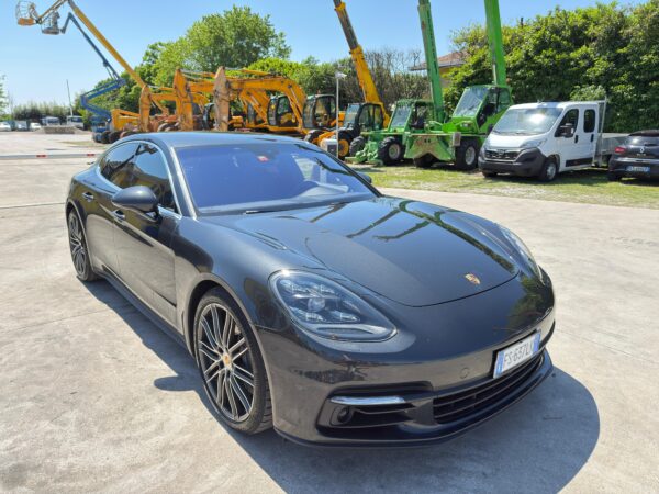 Porsche Panamera 4S diesel - immagine 3