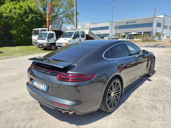 Porsche Panamera 4S diesel - immagine 4