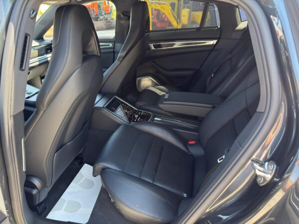 Porsche Panamera 4S diesel - immagine 8