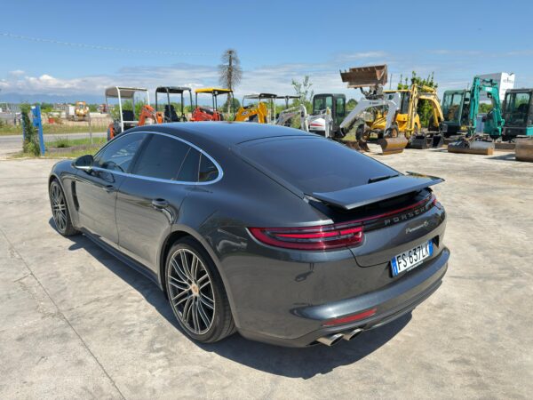 Porsche Panamera 4S diesel - immagine 5